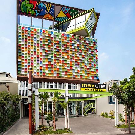 Maxonehotels.Com At Tidar Surabaya Dış mekan fotoğraf