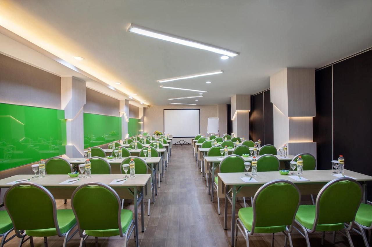 Maxonehotels.Com At Tidar Surabaya Dış mekan fotoğraf